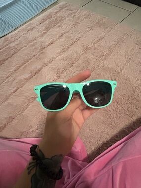Mint Green Wayfarer-Style Sunglasses